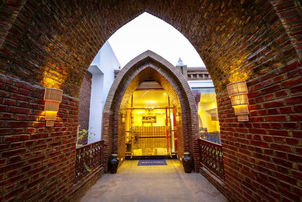 Raza Gyo Hotel Баган Экстерьер фото
