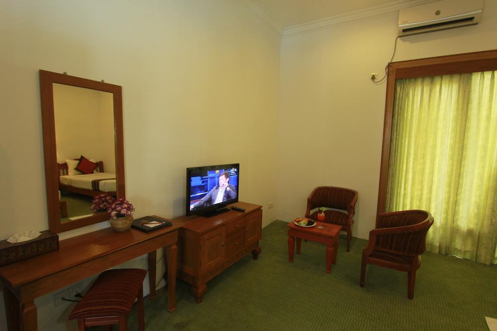 Raza Gyo Hotel Баган Экстерьер фото