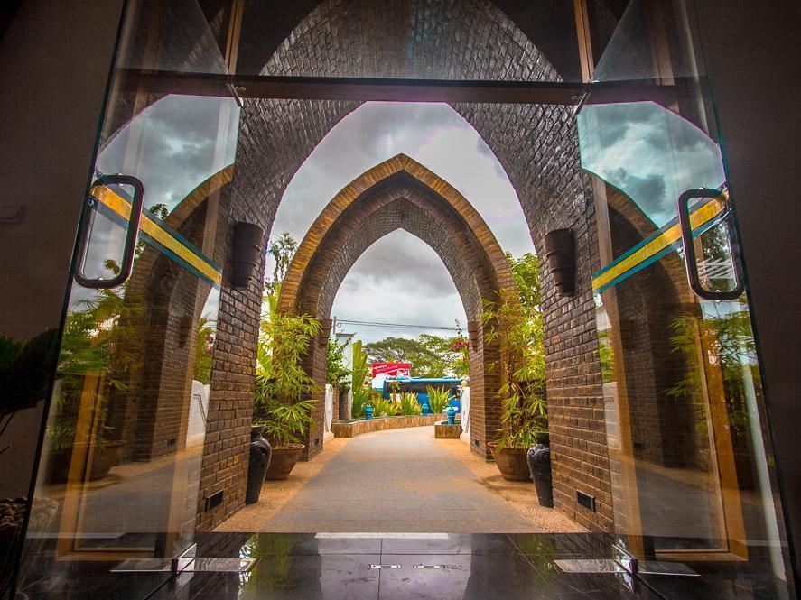 Raza Gyo Hotel Баган Экстерьер фото