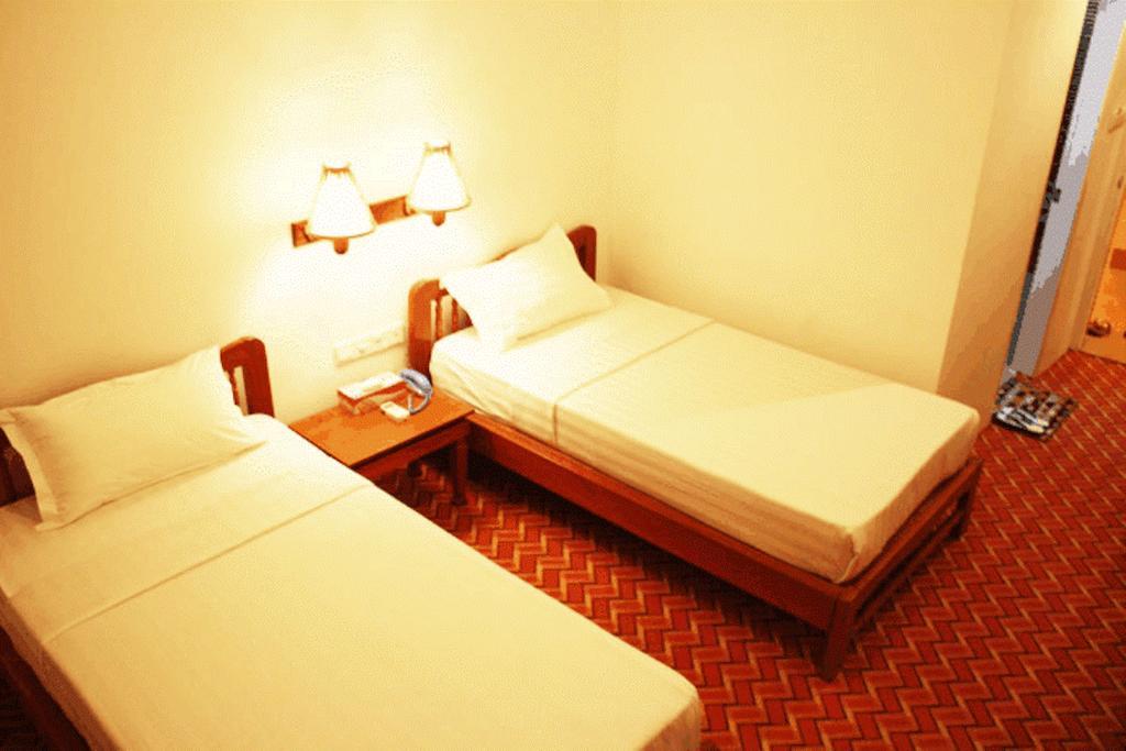 Raza Gyo Hotel Баган Номер фото