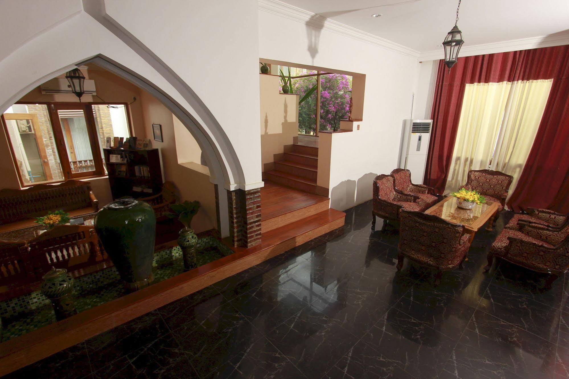 Raza Gyo Hotel Баган Экстерьер фото