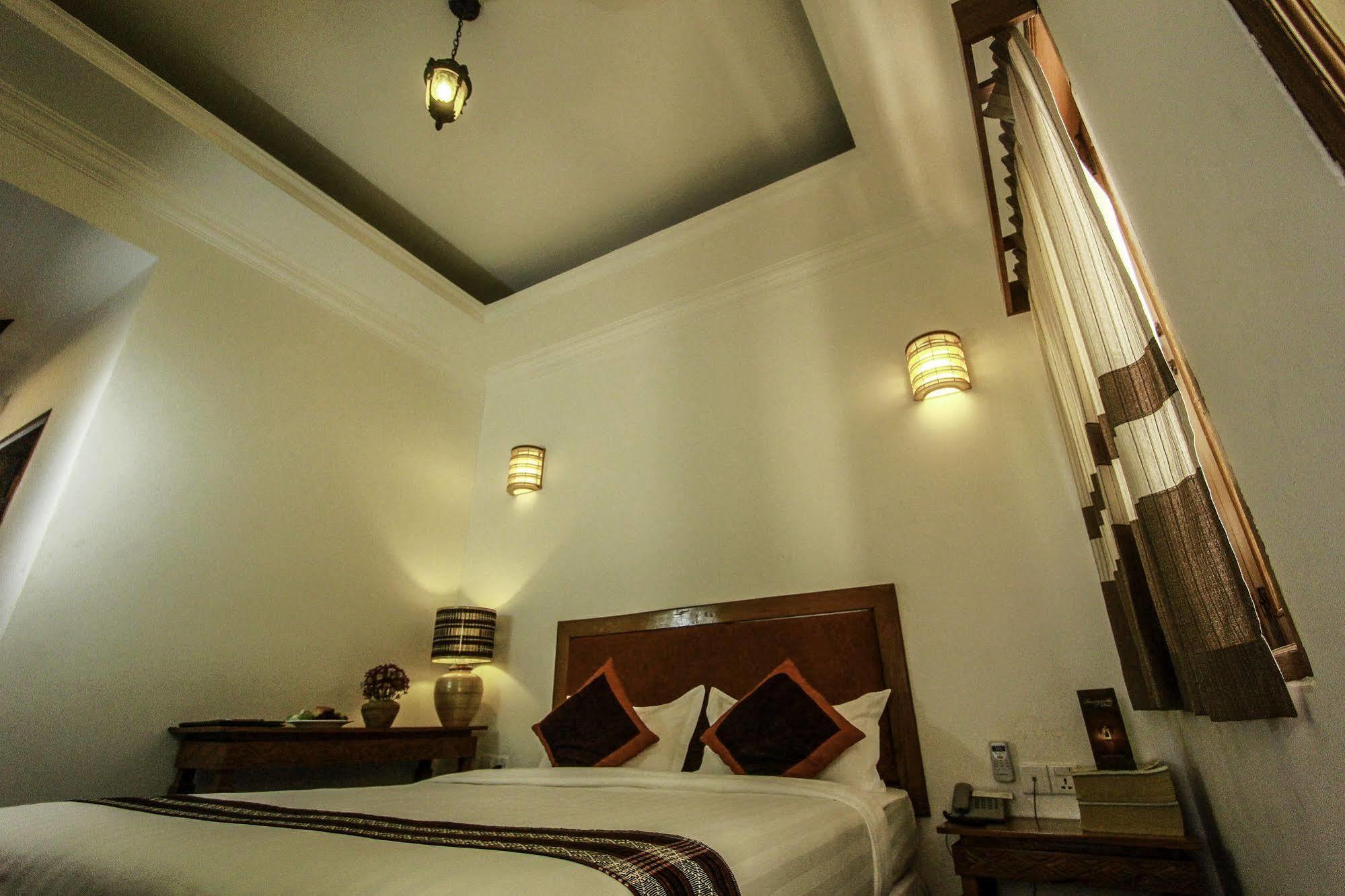 Raza Gyo Hotel Баган Экстерьер фото