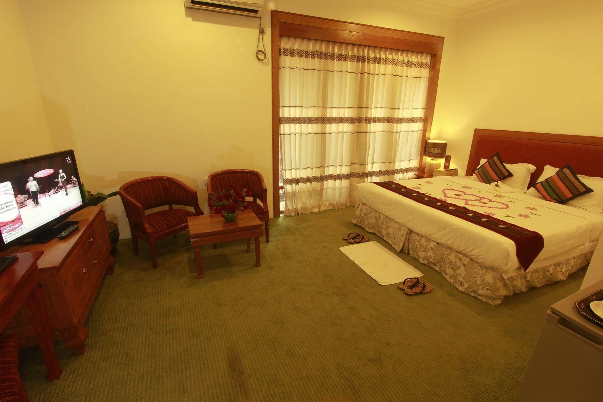 Raza Gyo Hotel Баган Экстерьер фото