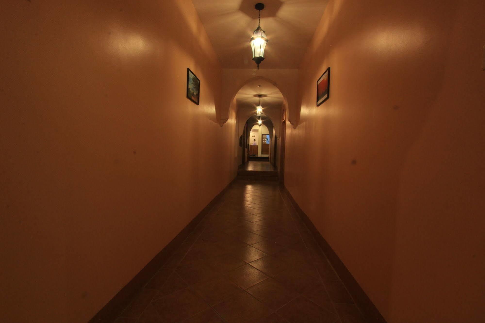 Raza Gyo Hotel Баган Экстерьер фото