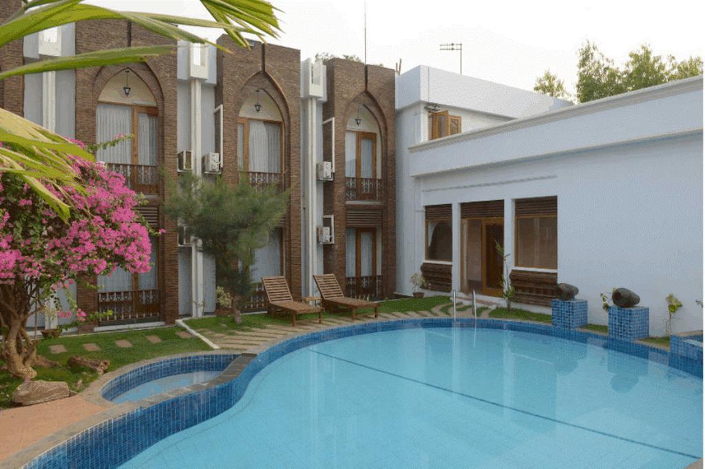 Raza Gyo Hotel Баган Экстерьер фото