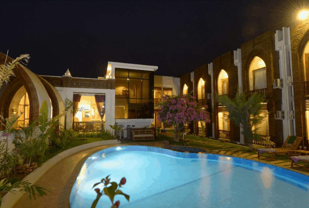 Raza Gyo Hotel Баган Экстерьер фото